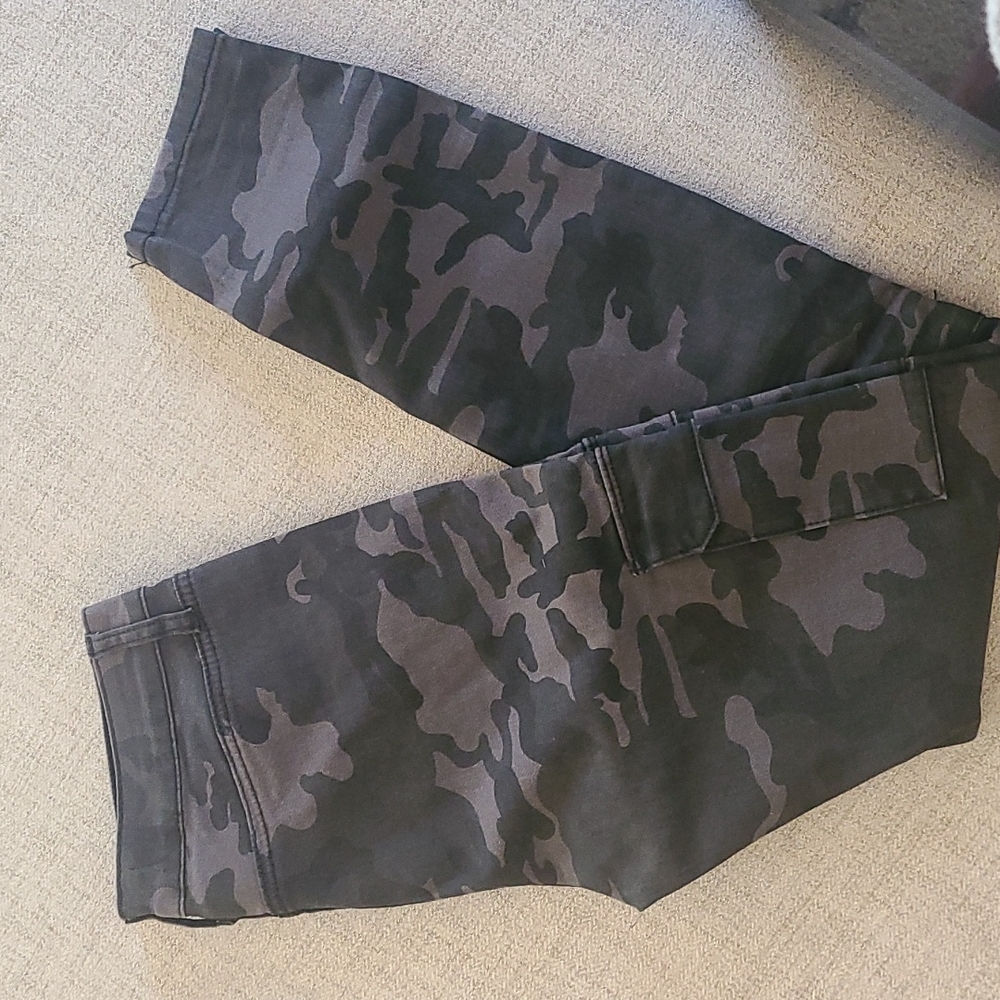 Military cargo pants